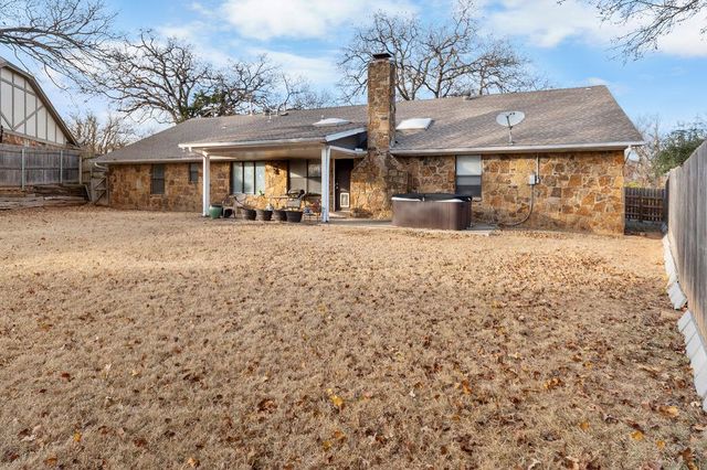 2216 E 37th Street, Edmond, OK 73013