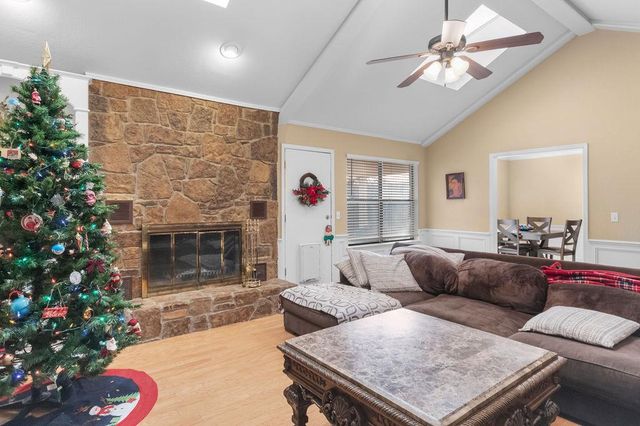 2216 E 37th Street, Edmond, OK 73013