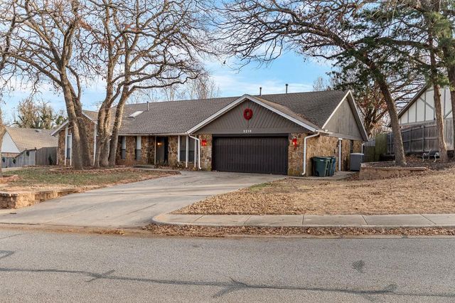 2216 E 37th Street, Edmond, OK 73013