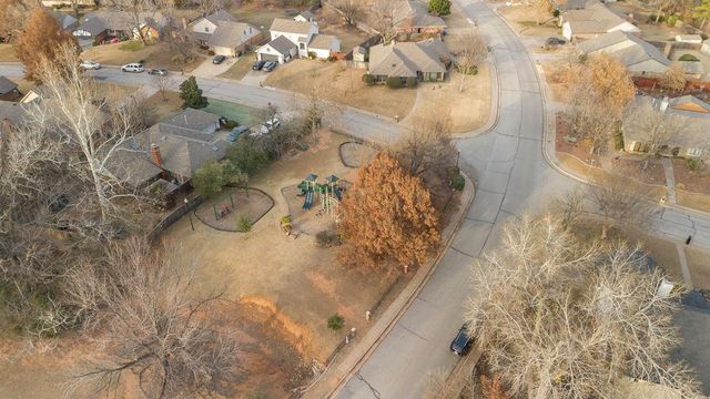 2216 E 37th Street, Edmond, OK 73013