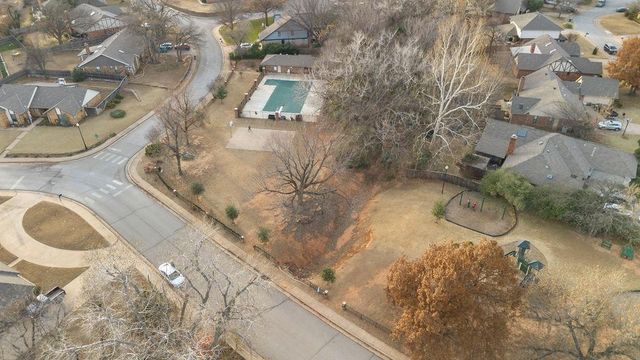 2216 E 37th Street, Edmond, OK 73013