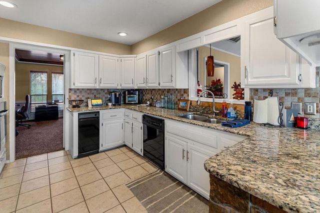 2216 E 37th Street, Edmond, OK 73013