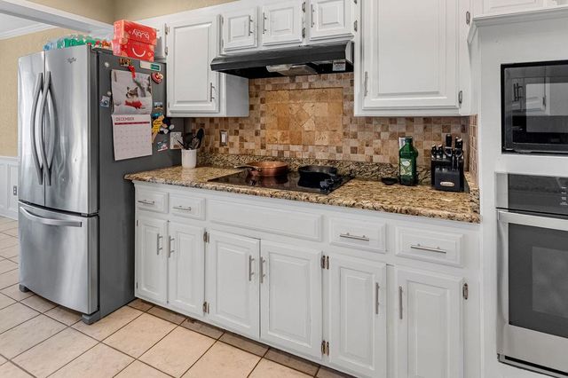 2216 E 37th Street, Edmond, OK 73013