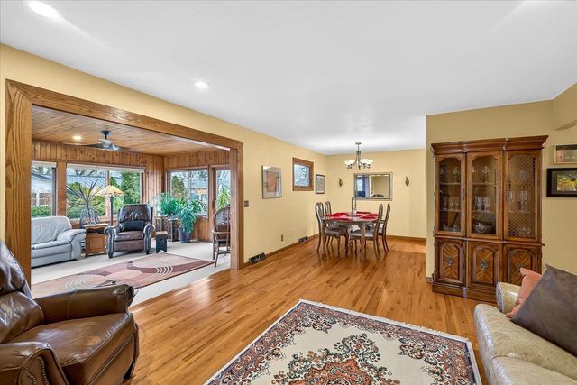 2306 Woodcrest Drive, Portage, WI 53901