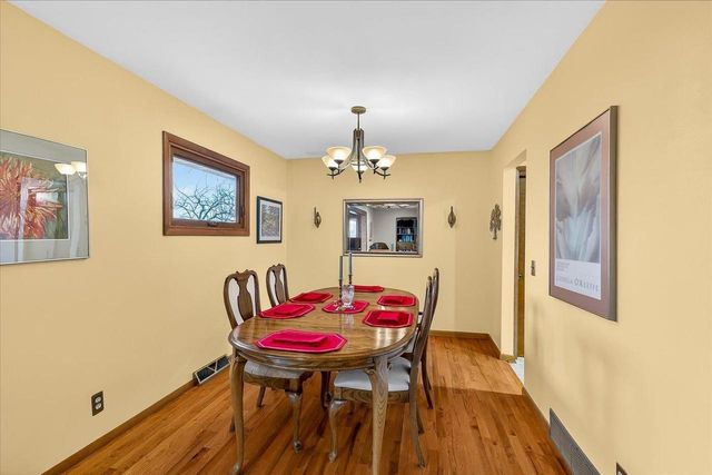 2306 Woodcrest Drive, Portage, WI 53901