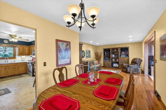 2306 Woodcrest Drive, Portage, WI 53901