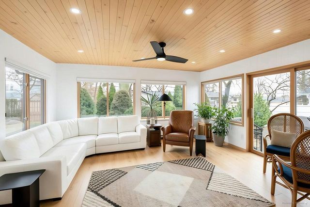 2306 Woodcrest Drive, Portage, WI 53901