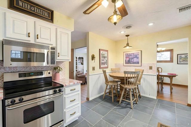 2306 Woodcrest Drive, Portage, WI 53901