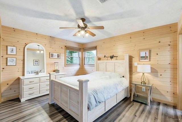 2306 Woodcrest Drive, Portage, WI 53901