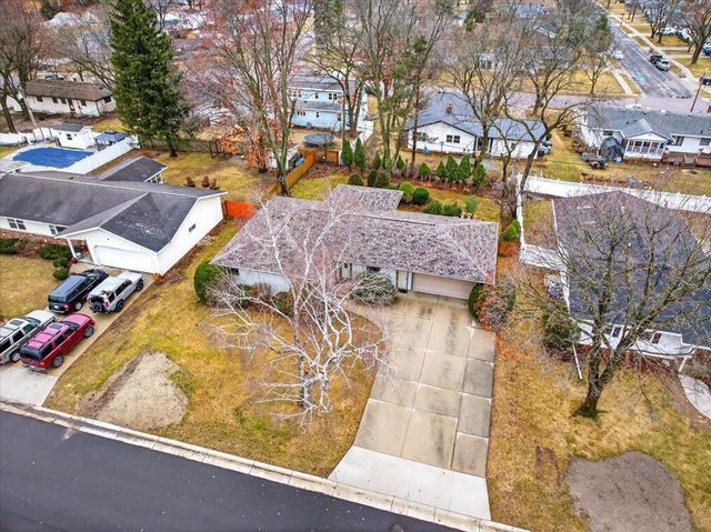 2306 Woodcrest Drive, Portage, WI 53901