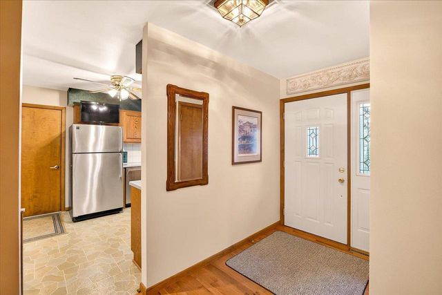 2306 Woodcrest Drive, Portage, WI 53901