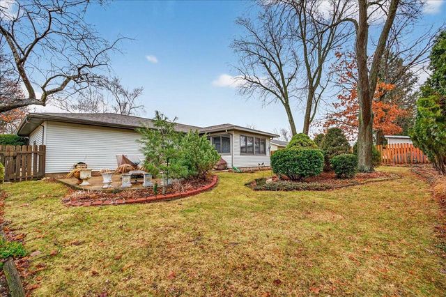 2306 Woodcrest Drive, Portage, WI 53901