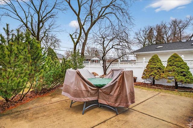 2306 Woodcrest Drive, Portage, WI 53901