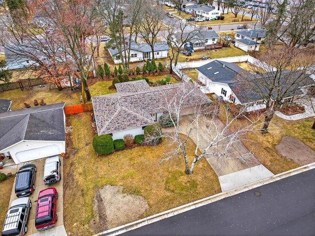 2306 Woodcrest Drive, Portage, WI 53901