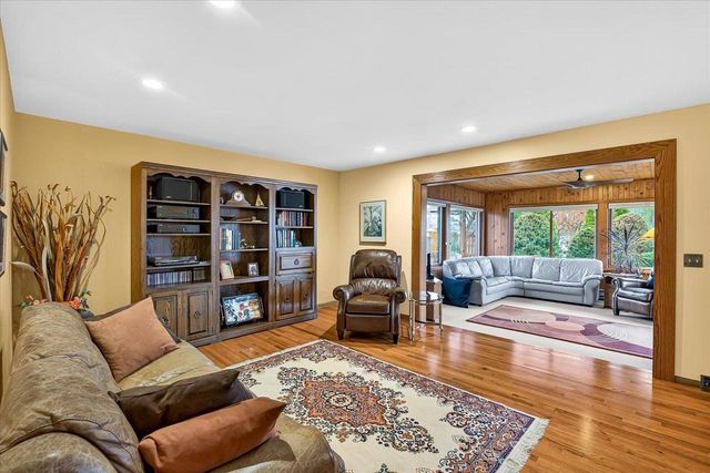 2306 Woodcrest Drive, Portage, WI 53901