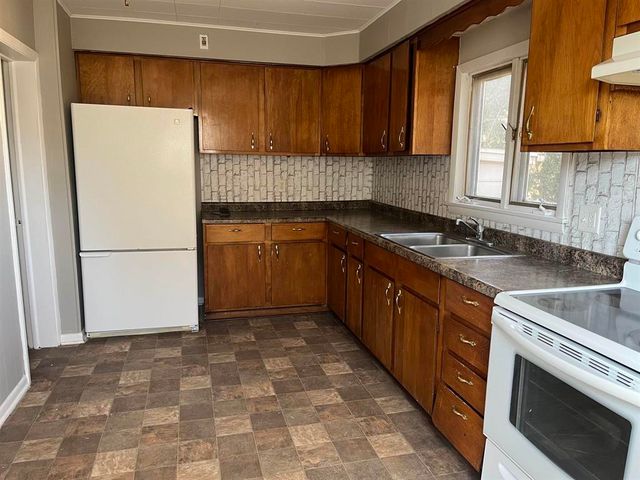 514 E Garden Street, Freeport, IL 61032