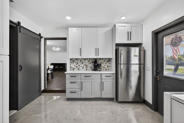 5500 West Place, Mangonia Park, FL 33407