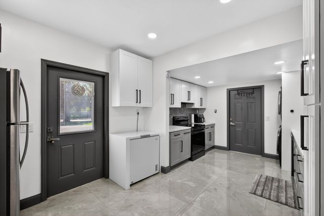 5500 West Place, Mangonia Park, FL 33407