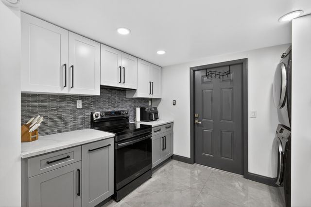 5500 West Place, Mangonia Park, FL 33407