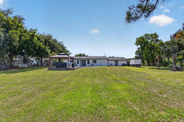 5500 West Place, Mangonia Park, FL 33407