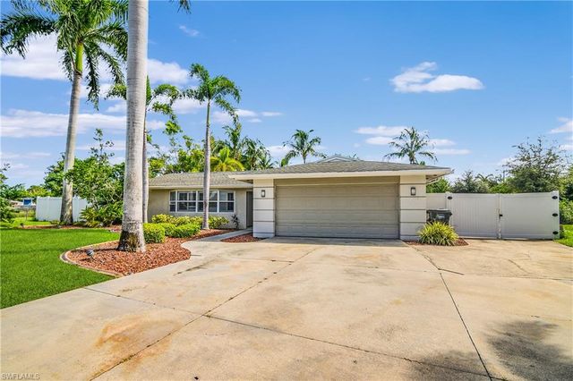 1687 N Flossmoor RD, Fort Myers, FL 33919