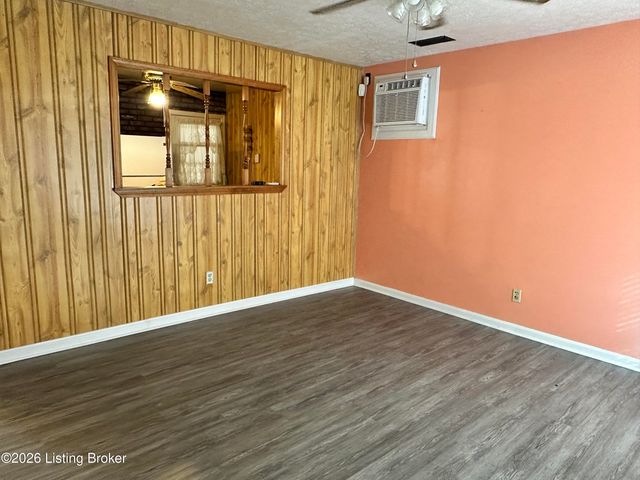 909 W Indian Trail, Louisville, KY 40213