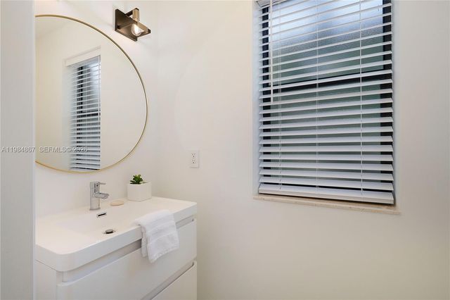 6841 SW 130th Ter, Pinecrest, FL 33156