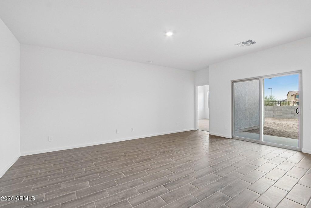 7015 E BISBEE Street, San Tan Valley, AZ 85143 — photo 2