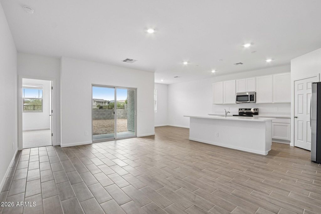 7015 E BISBEE Street, San Tan Valley, AZ 85143 — photo 4