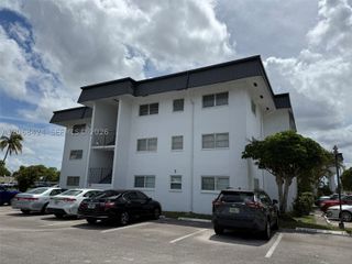 4880 NW 22nd St 307, Lauderhill, FL 33313