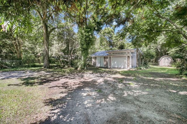 1527 Pinopolis Road, Moncks Corner, SC 29461