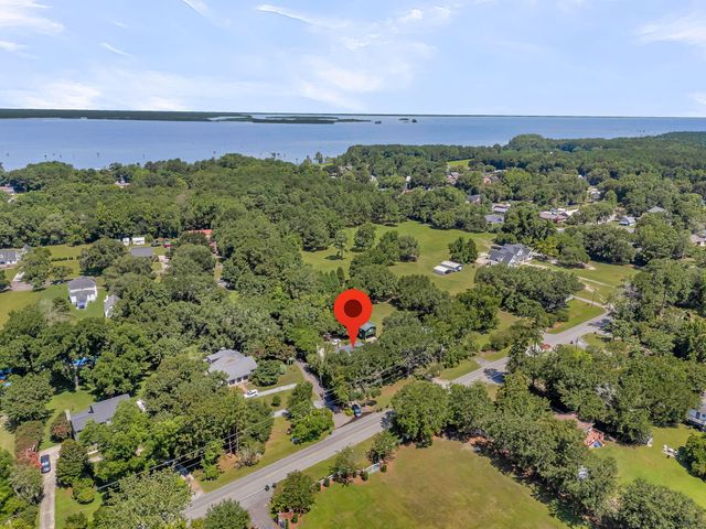 1527 Pinopolis Road, Moncks Corner, SC 29461