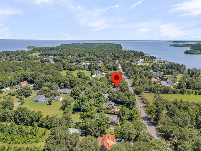 1527 Pinopolis Road, Moncks Corner, SC 29461