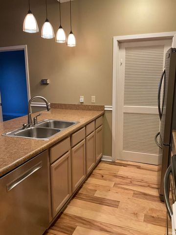 112 W Washington Blvd Apt 319, Fort Wayne, IN 46802