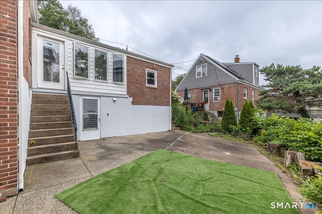 35 Cove Street, West Haven, CT 06516
