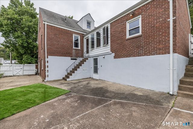 35 Cove Street, West Haven, CT 06516