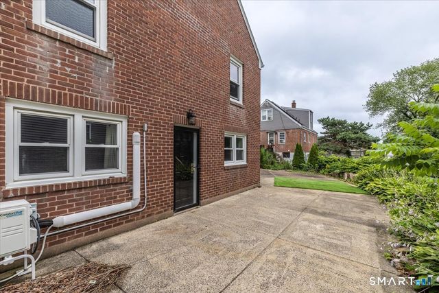 35 Cove Street, West Haven, CT 06516