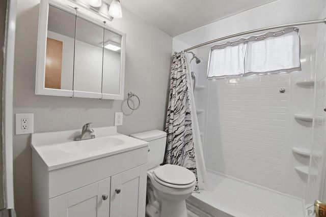 2130 Oakwood Lane, Pueblo, CO 81005