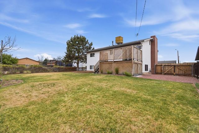 2130 Oakwood Lane, Pueblo, CO 81005