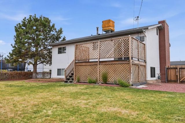 2130 Oakwood Lane, Pueblo, CO 81005