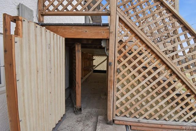 2130 Oakwood Lane, Pueblo, CO 81005