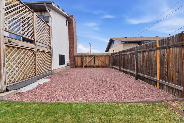 2130 Oakwood Lane, Pueblo, CO 81005