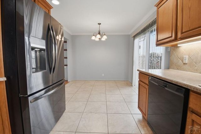 2130 Oakwood Lane, Pueblo, CO 81005