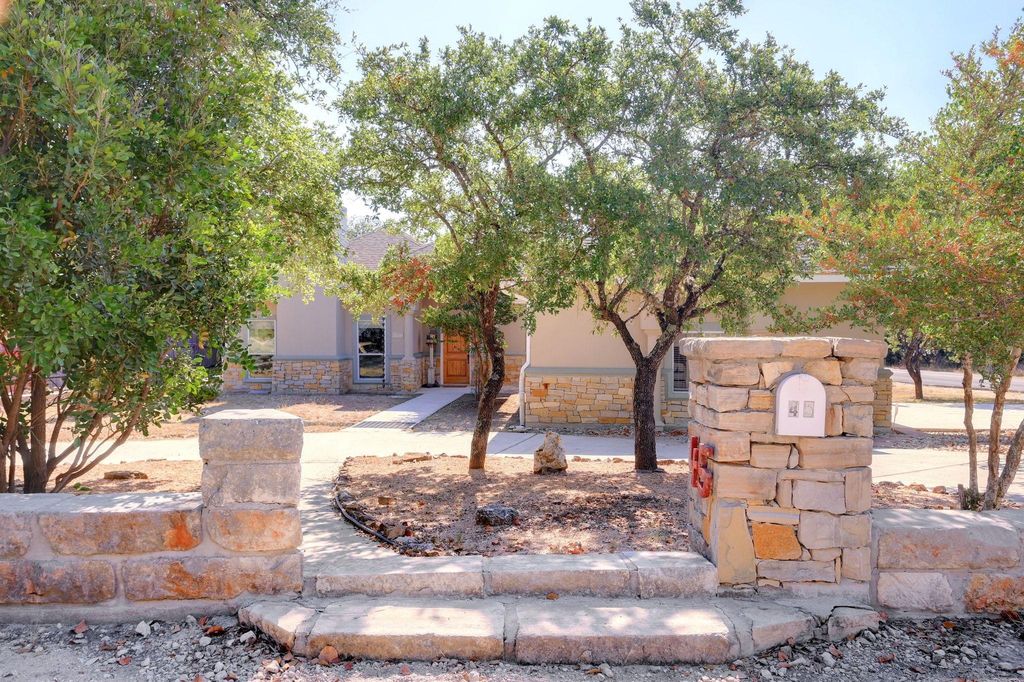 45 Longbow Ln LN, Wimberley, TX 78676