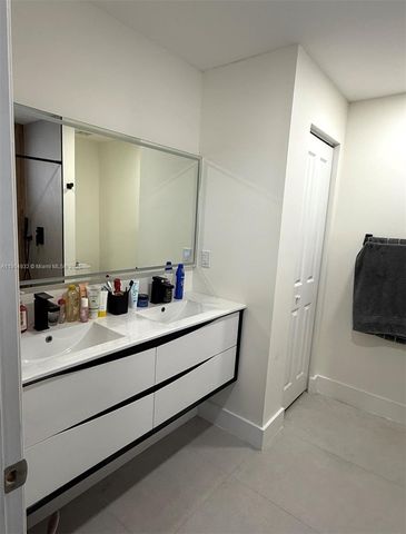 481 NE 194th Ter 481, Miami, FL 33179