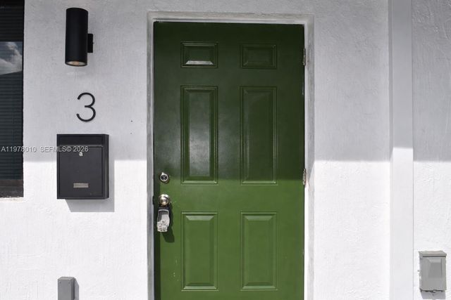 900 NW 8th Ave 3, Pompano Beach, FL 33060