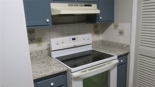 1671 Monterry PL, Newport News, VA 23608