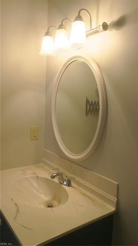 1671 Monterry PL, Newport News, VA 23608