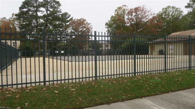 1671 Monterry PL, Newport News, VA 23608