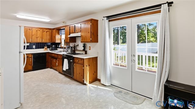 10501 Surry Rd, Chester, VA 23831